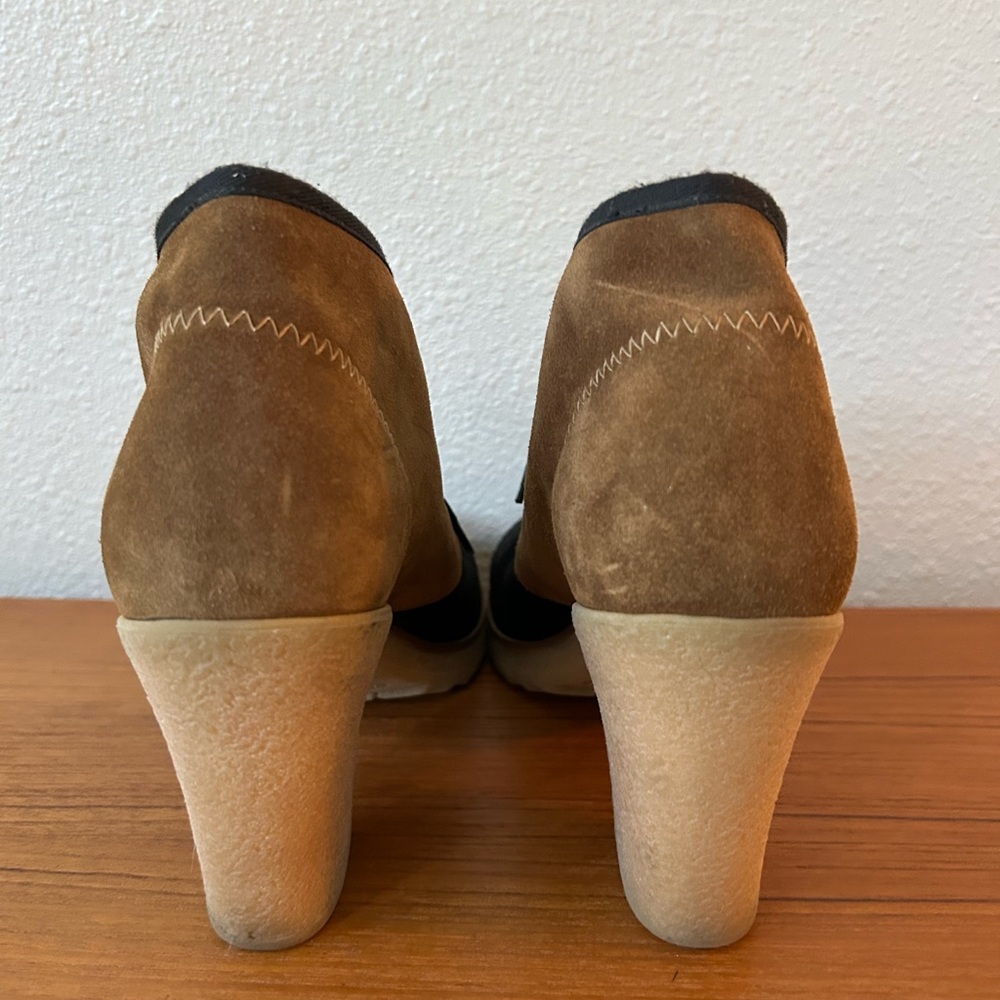 Anthropologie Jasper & Jeera Yuma Duo-Tone Brown/Black Suede Casual Booties - Picture 5 of 6